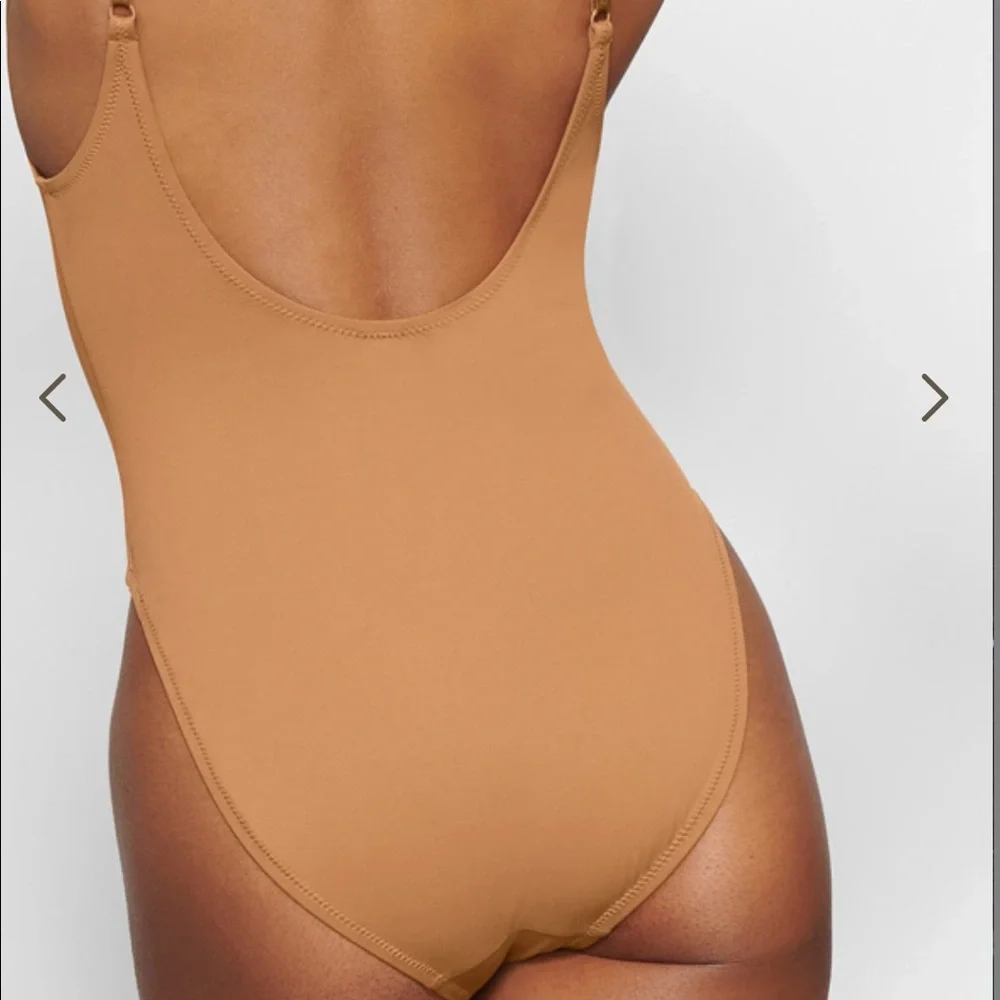 SKIMS SWIMSUIT - Picture 5 of 6